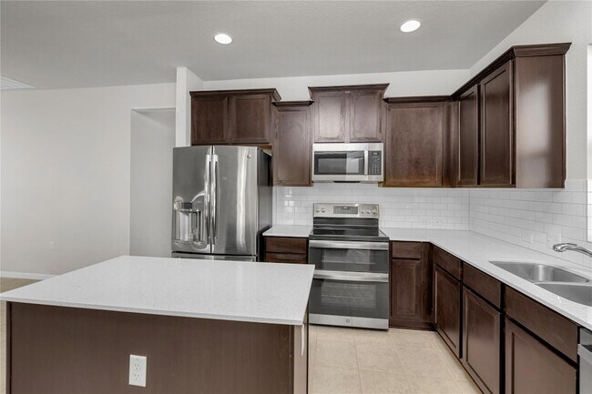 Building Photo - 9505 Morning Iris Dr