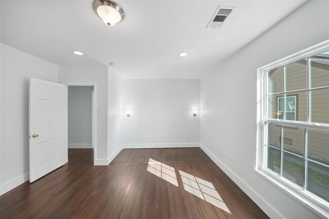 Building Photo - 4502 Rockwood Dr