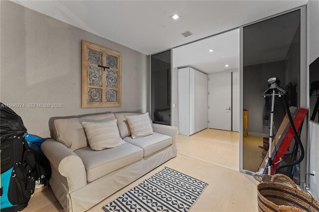 Building Photo - 18975 Collins Ave