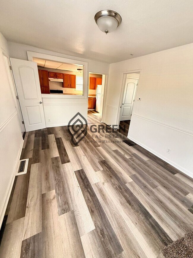 Building Photo - 3 Bedroom 2 Baths Home with Garage for rent in Kankakee