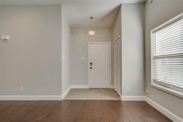 Building Photo - 2909 White Oak Ln