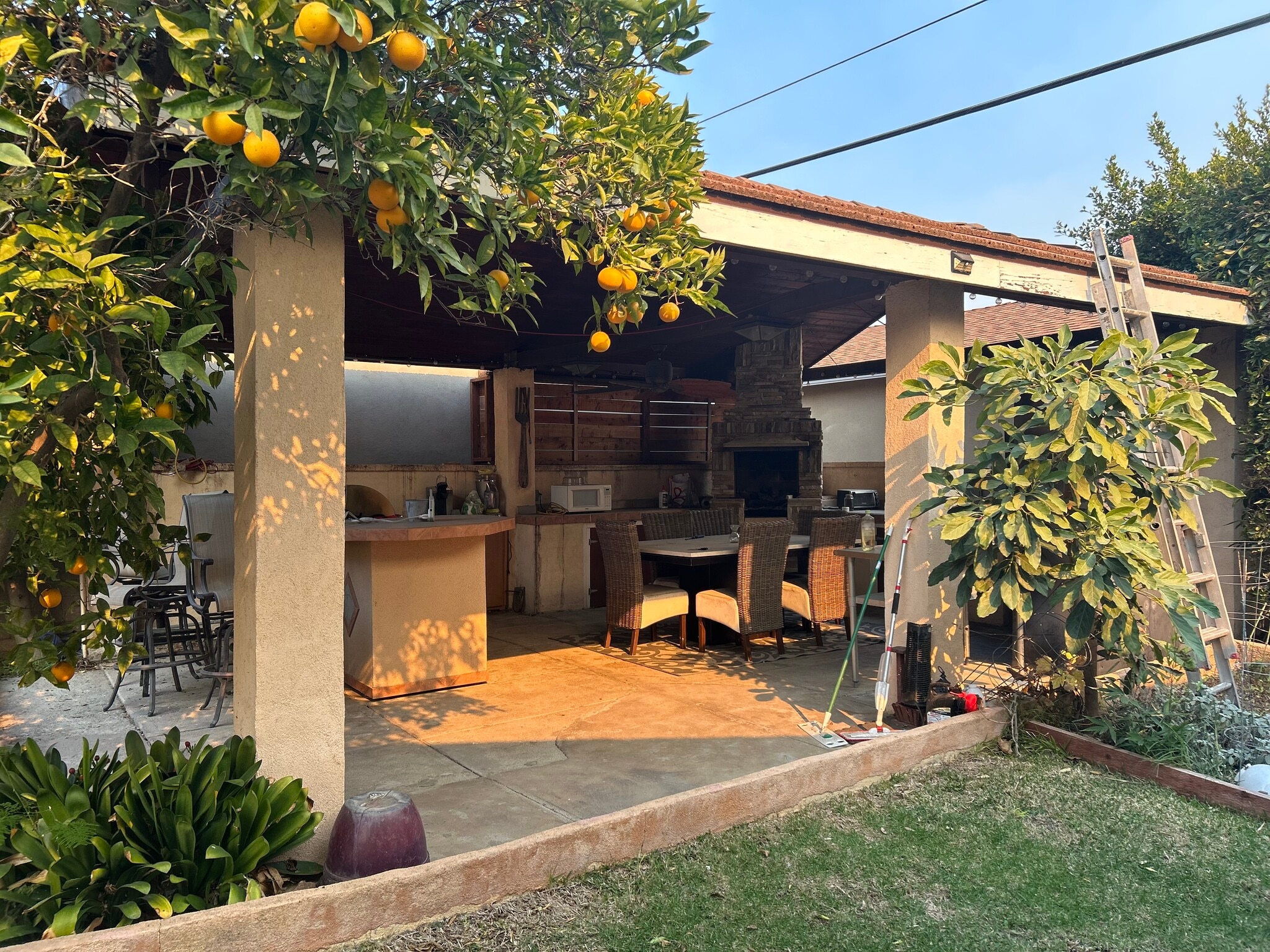 Covered kitchen shared space - 6008 Damask Ave