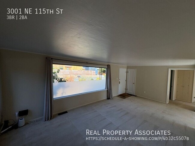 Building Photo - 3001 NE 115th St