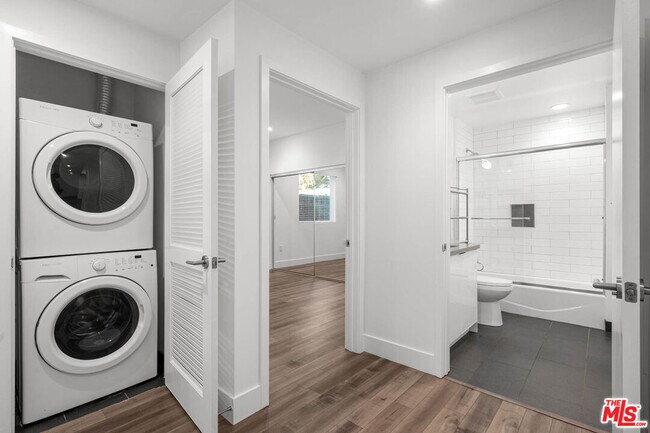 Building Photo - 1215 S Bedford St