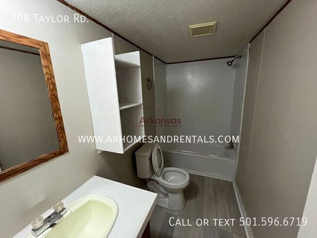 Building Photo - 308 Taylor Rd