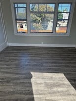 Building Photo - 1071 E Broadway