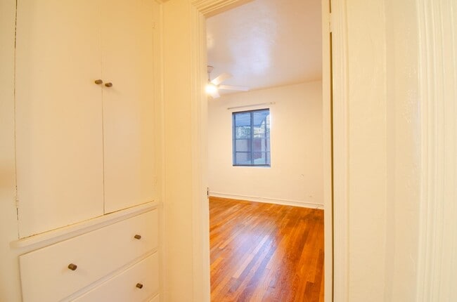 Building Photo - Iconic Sam Hughes Bungalow! Steps away from University of Arizona Main Campus!