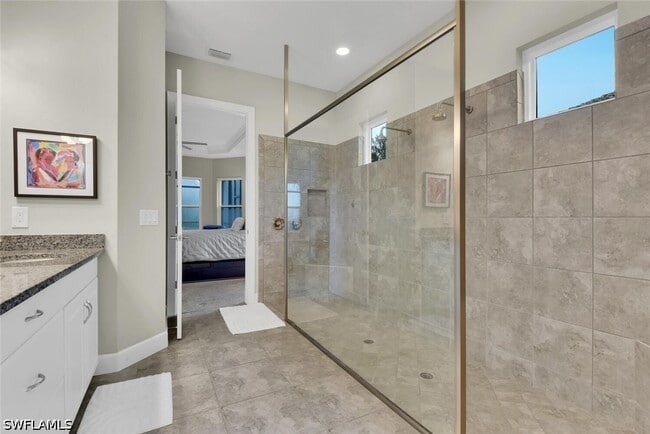 Building Photo - 9630 Campanile Cir