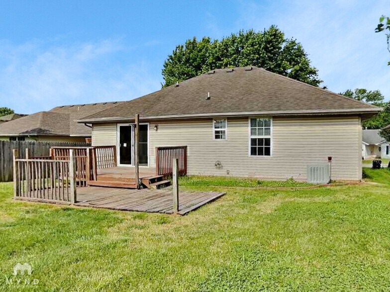 Building Photo - 720 N Elder Ave