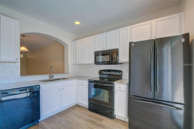 Building Photo - 15706 Stable Run Dr