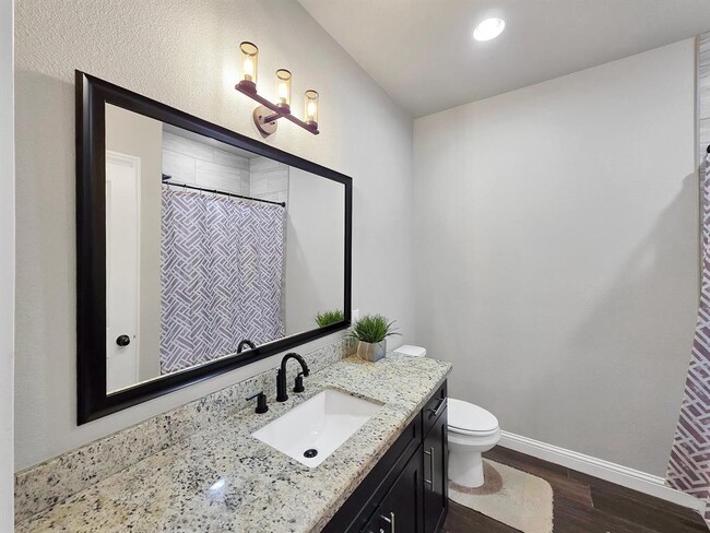 Building Photo - 10340 Dominion Ranch Dr