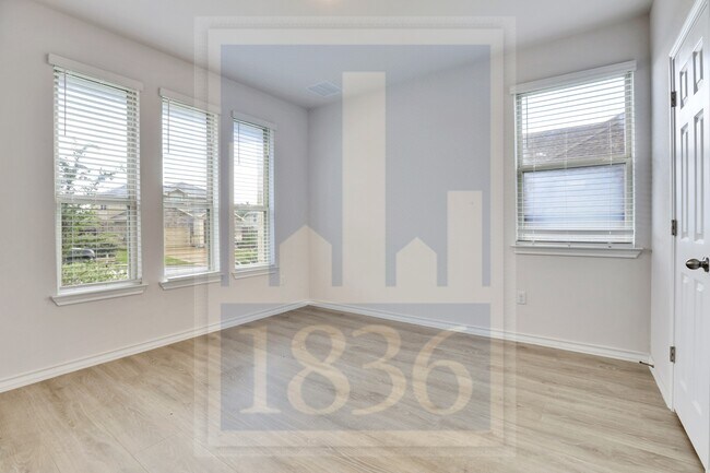 Building Photo - 17609 Chino Ln