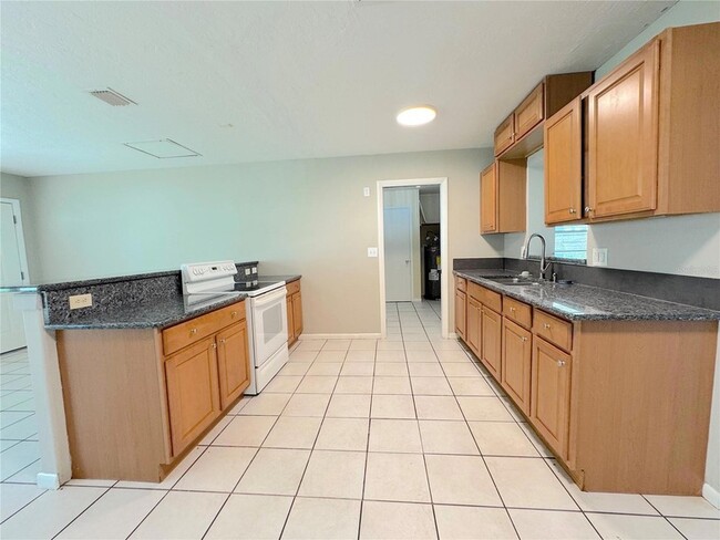 Building Photo - 3883 Hawkeye Cir