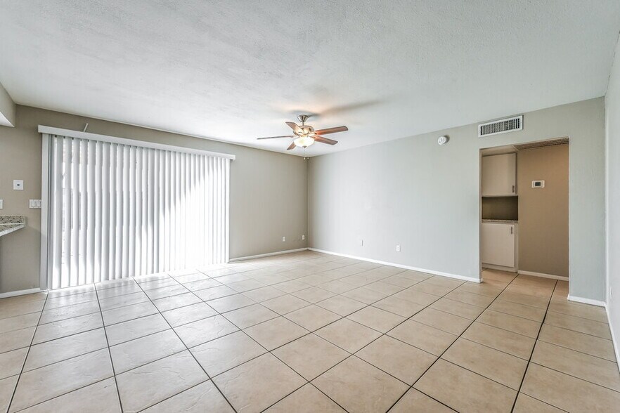 Building Photo - 20401 N 8th Ave