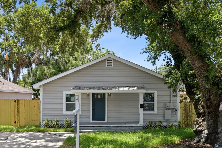Primary Photo - 2415 E 20th Ave