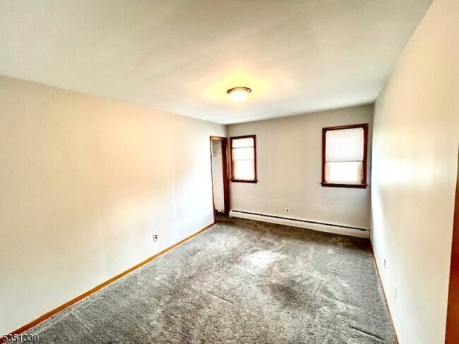 Building Photo - 1049 Brighton St