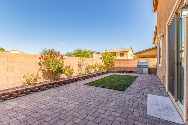 Building Photo - MODERN DESIGNED 4-BED, 3-BATH HOME IN SOUT...