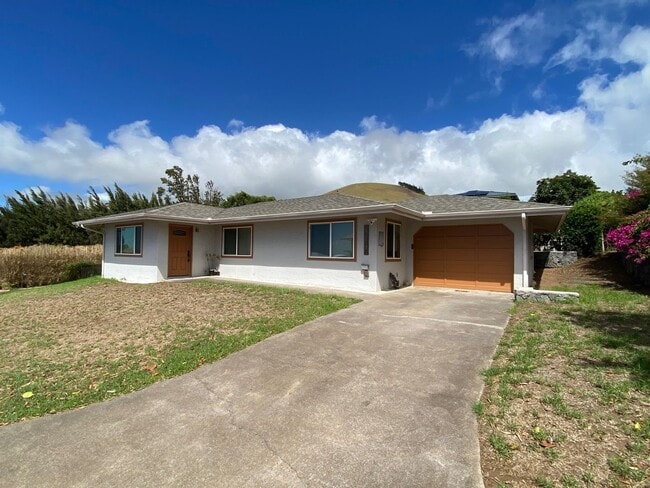 Building Photo - Remodeled Residence with In-Town Location