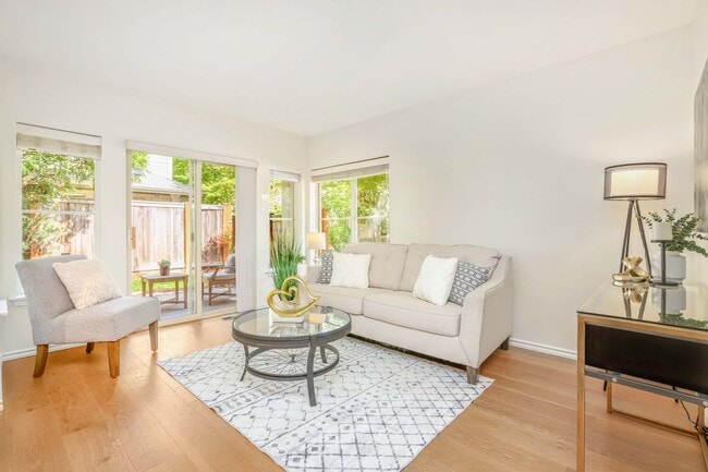Building Photo - Must-see property that still feels brand new