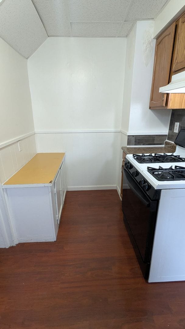 Building Photo - Charming 3-bedroom, 1-bathroom home locate...
