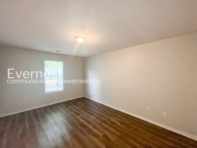 Building Photo - 5859 Shannon Dr