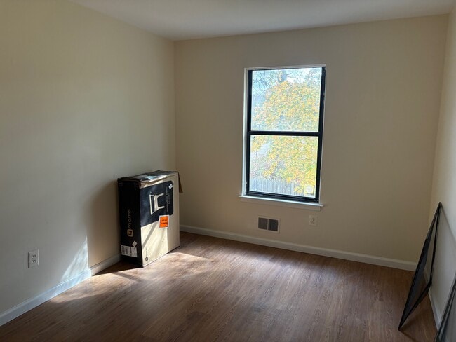 Building Photo - 14 Driscoll Court