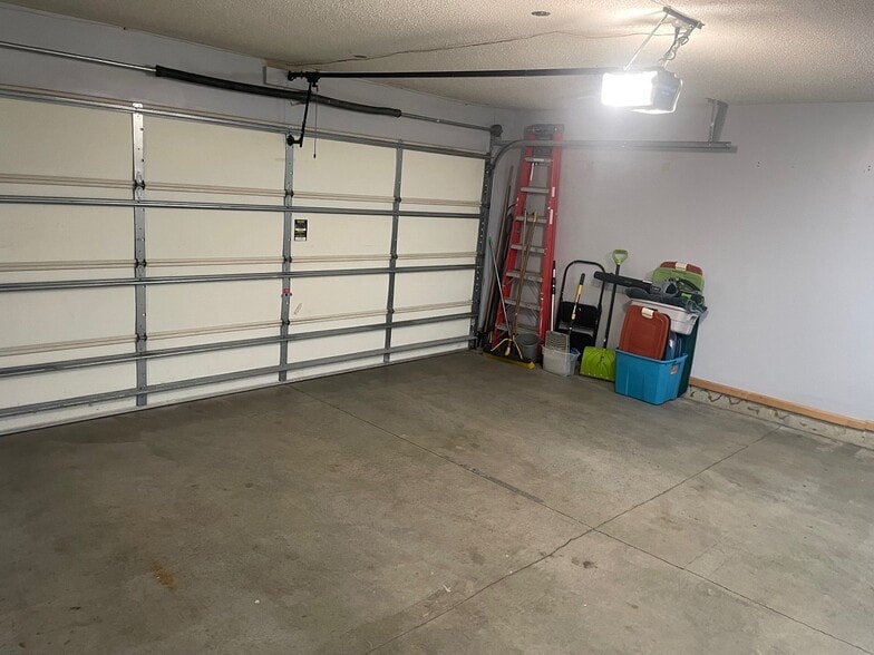 Building Photo - 13642 Brick Path