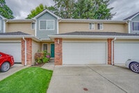 Building Photo - THREE BEDROOM TOWNHOME WITH GARAGE ACROSS FROM SHOPPING AND DINING