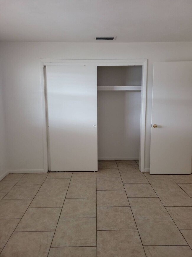 Building Photo - WR-30 Oaks Duplex- FOR SALE