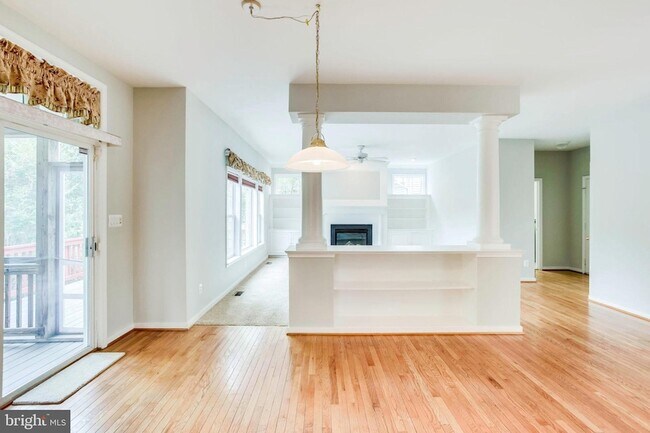 Building Photo - 26161 Rachel Hill Dr