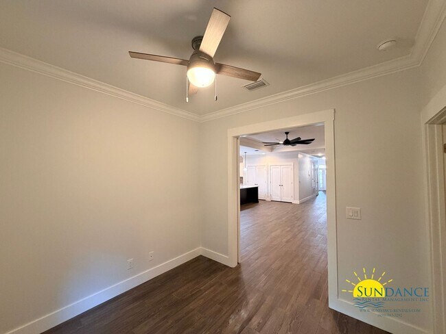 Building Photo - Spacious 5-Bedroom Home in Northern Pines, Fort Walton Beach!