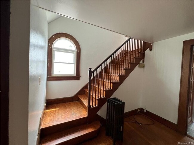 Building Photo - 123 Monhagen Ave