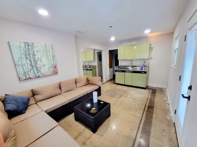 Building Photo - 20354 Laguna Canyon Rd