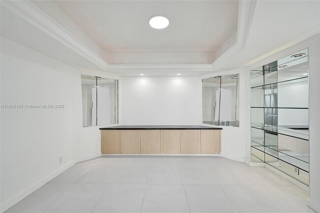 Building Photo - 20281 E Country Club Dr