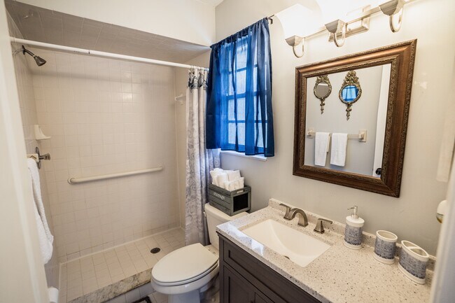 Building Photo - 8647 San Servera Dr E