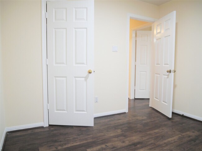 Building Photo - 2311 Flint Brook Ct