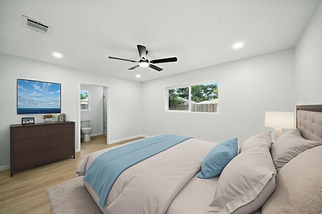 Building Photo - 6034 Birchmont Dr