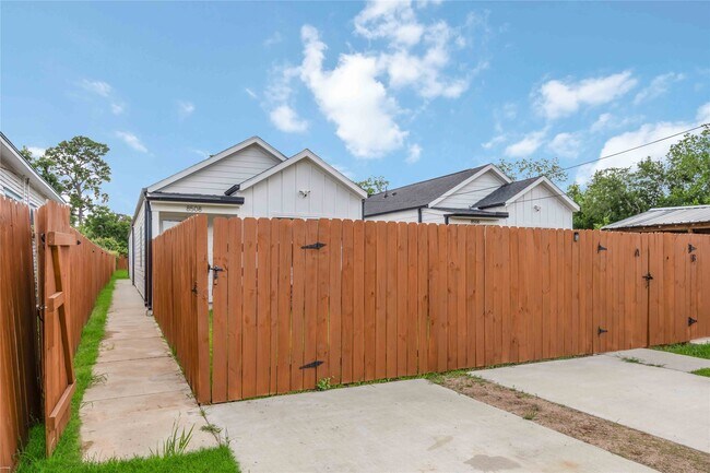 Building Photo - 8508 Wileyvale Rd