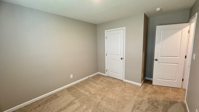Building Photo - 164 Crescent Cir
