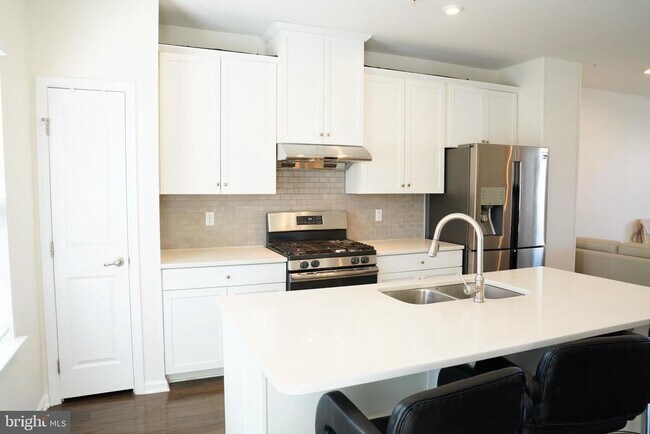 Building Photo - 132 Mulberry Dr