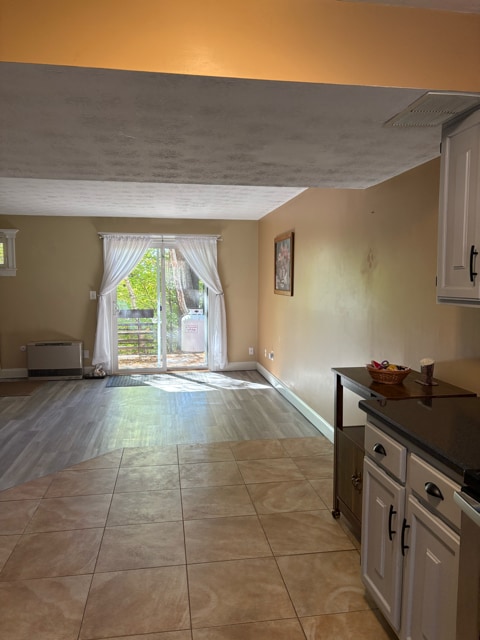 Living Area - 526 East Ave