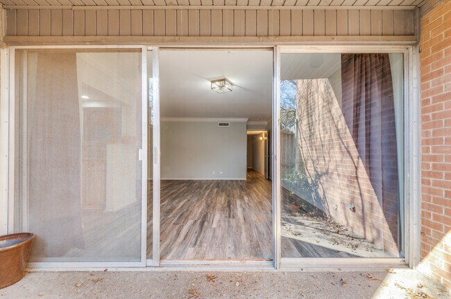 Building Photo - 570 Avenue J Ave