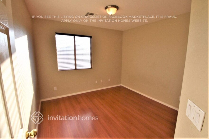 Building Photo - 10925 W Coolidge St