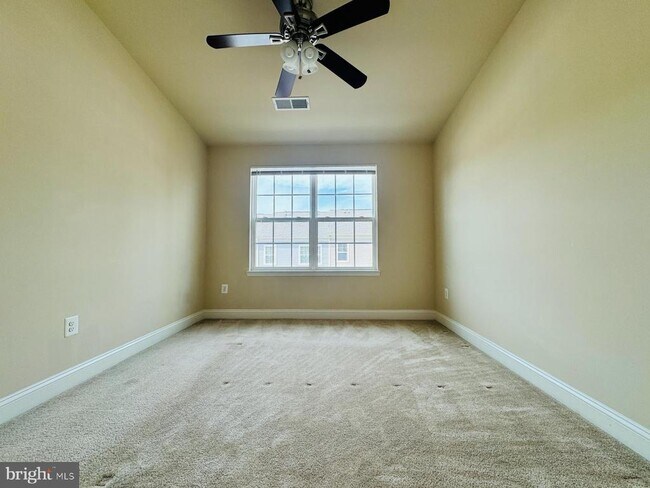 Building Photo - 12406 Carriage Park Pl