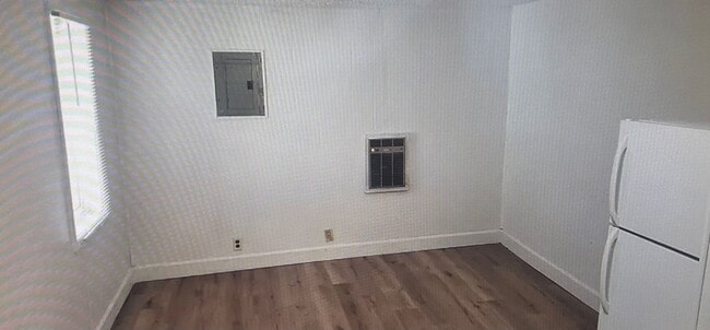 Building Photo - Adorable Updated 1-Bedroom Home in the Hea...