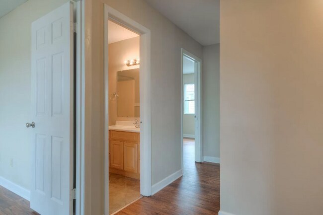 Building Photo - 524 Calhoun St