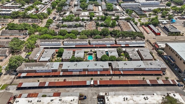 Building Photo - 6402 Del Monte Dr