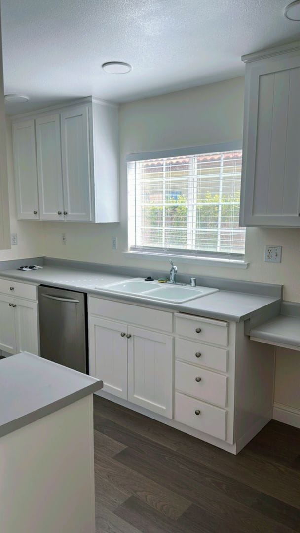 Building Photo - 2 Bedroom 2 Bathroom located in Redbridge