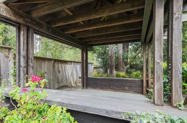 Building Photo - 4055 Sunset Ln