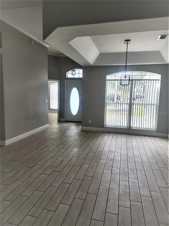 Building Photo - 304 Crisan Ct